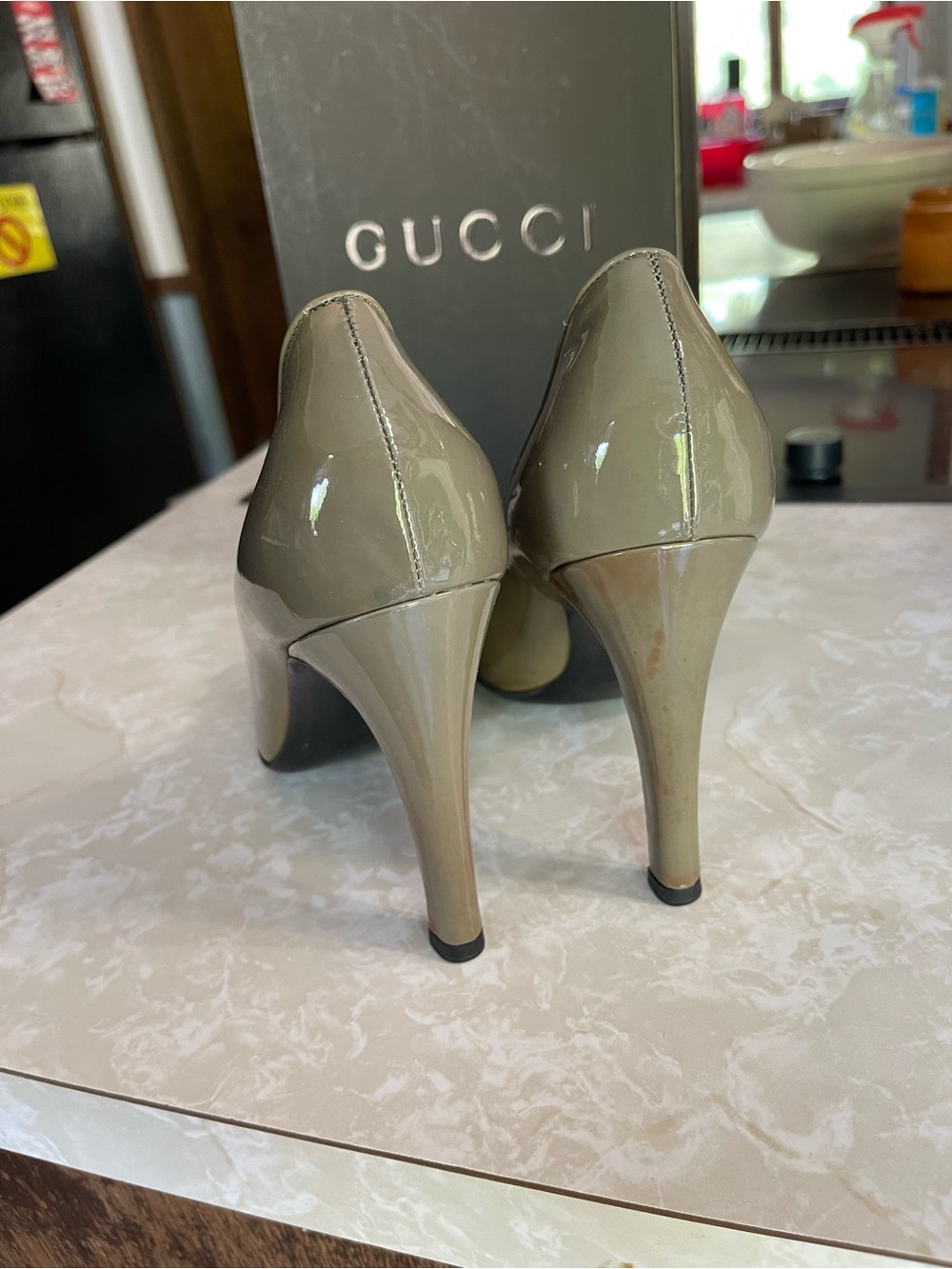 Gucci Patent Leather Buckle Pumps Heels Smoke Grey Gray Size 39B Italy Box flaw - Picture 6 of 15